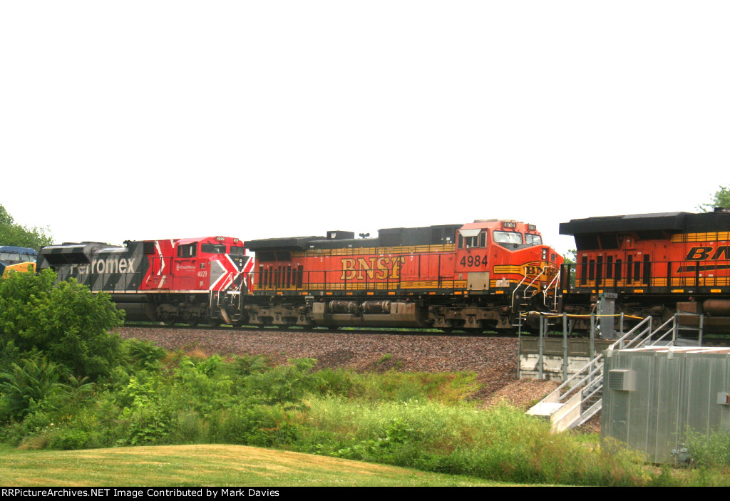 BNSF 4984